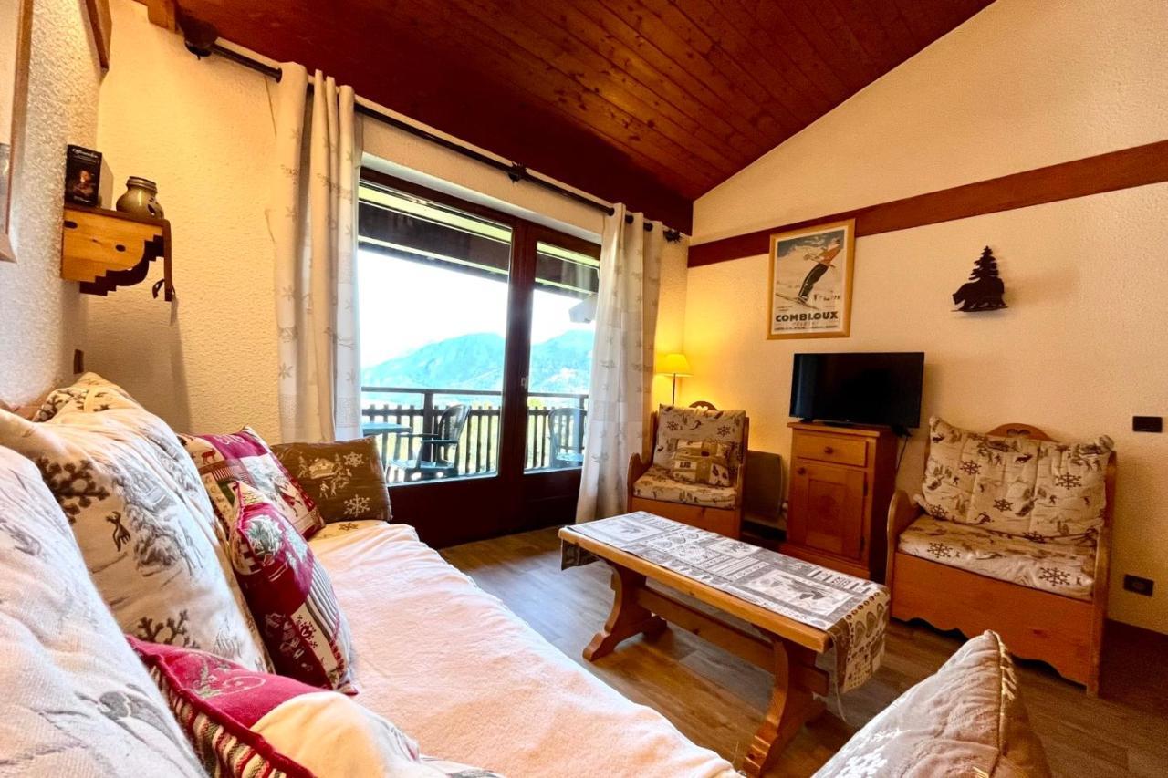 קומבלו Beautiful Apartment With Balcony And Great View ! מראה חיצוני תמונה